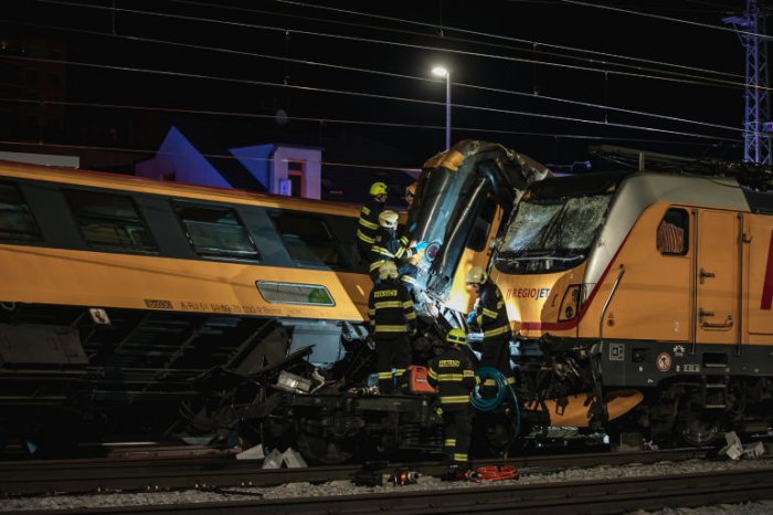 Train collision kills at least four in Czech Republic -  VIDEO 