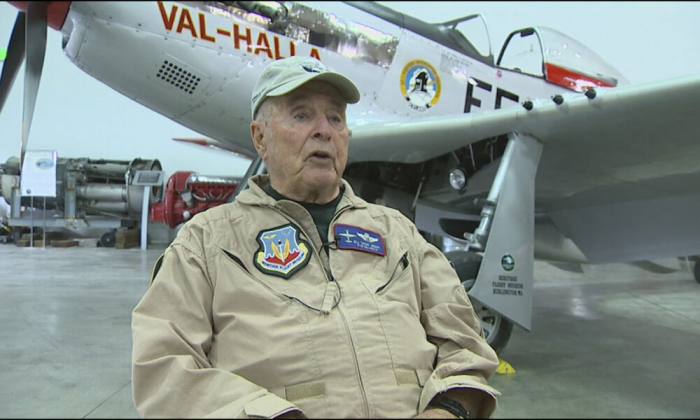 Nasa 'Earthrise' astronaut dies at 90 in plane crash