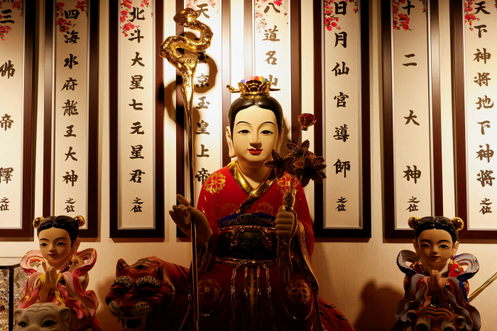 South Korea's young shamans revive ancient tradition with social media 