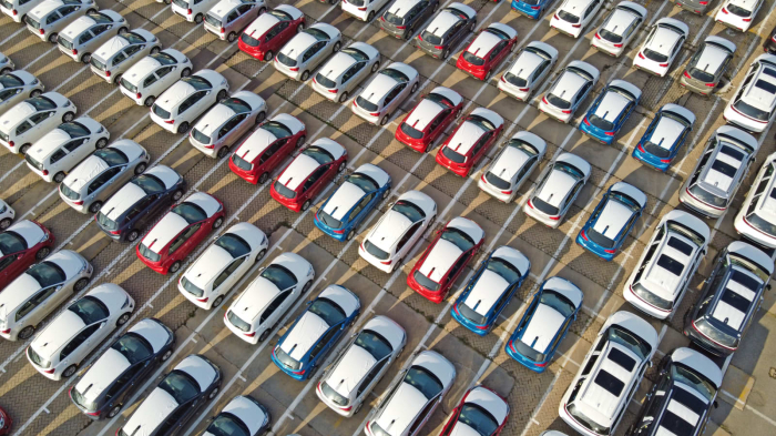 Canada eyes import tariffs on Chinese EVs