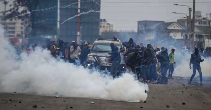 Police fire tear gas at renewed Kenya protests - VIDEO