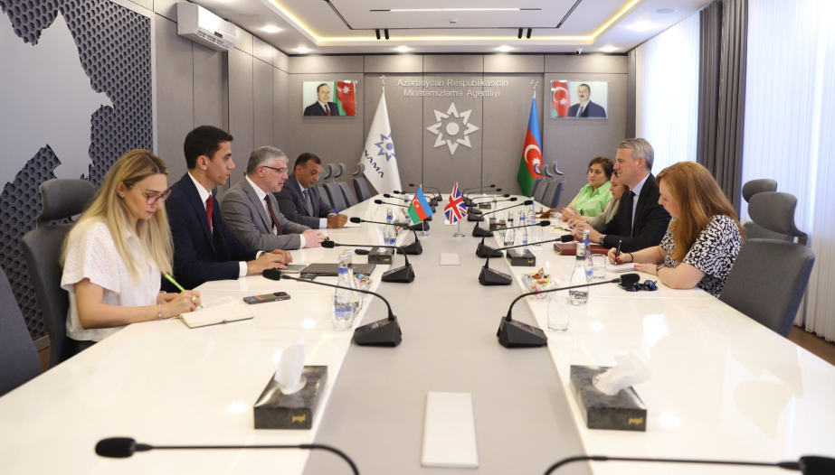 Azerbaijan hails UK support for mine action efforts 