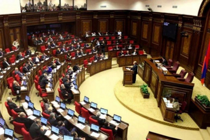 Armenian MPs brawl in parliament