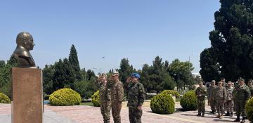 Foreign military attachés review Azerbaijani army unit 
