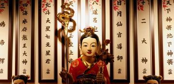 South Korea's young shamans revive ancient tradition with social media 