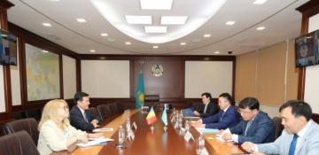 Kazakhstan, Romania discuss prospects for dev't of Middle Corridor 