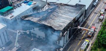 At least 20 dead in S. Korea battery plant fire – VIDEO 