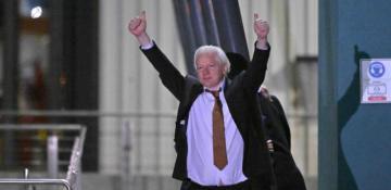 WikiLeaks founder Assange back to Australia as a 'free man' -  VIDEO 
