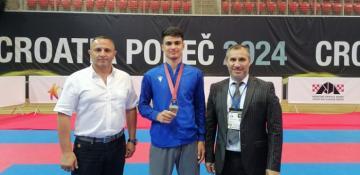 Azerbaijani karate fighter bags gold at int'l tournament in Croatia