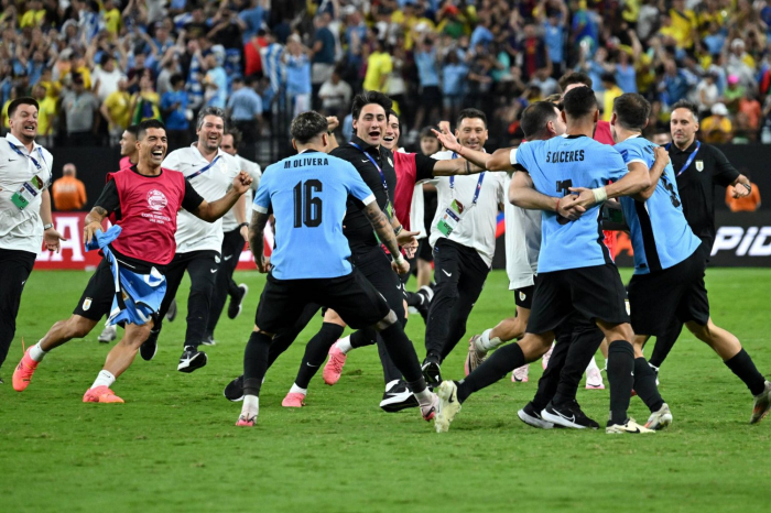 Uruguay beat Brazil to advance to Copa America semifinals