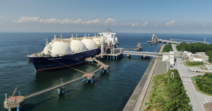 Japan aims to boost LNG trading across Asia 