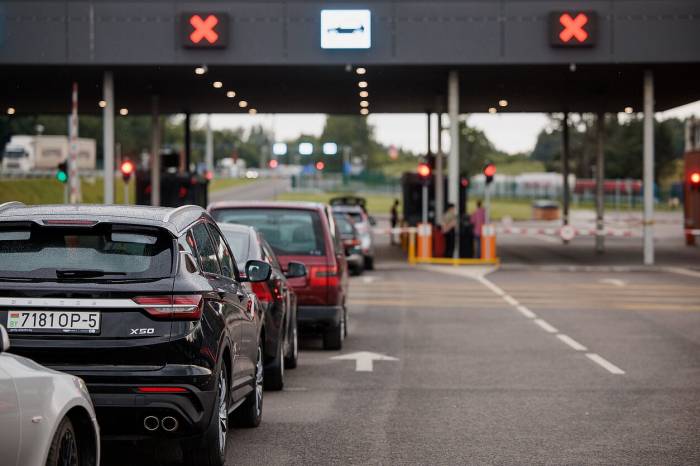 Lithuania bans entry for Belarus-registered cars 