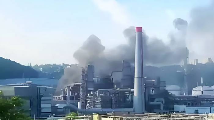 Russia’s oil refinery catches fire after Ukrainian drone attack 