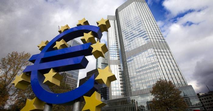 Euro zone business growth stagnates in July