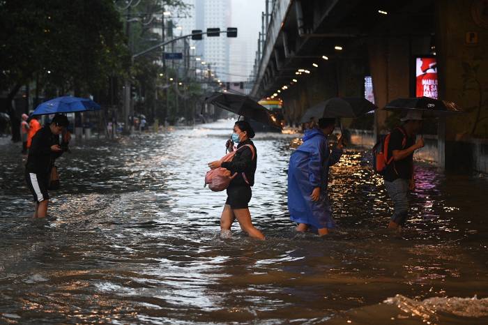 Typhoon Gaemi causes landfall in eastern Taiwan 