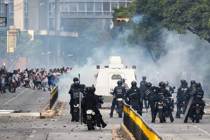  Battle for Venezuela: Post-election protests and repression 