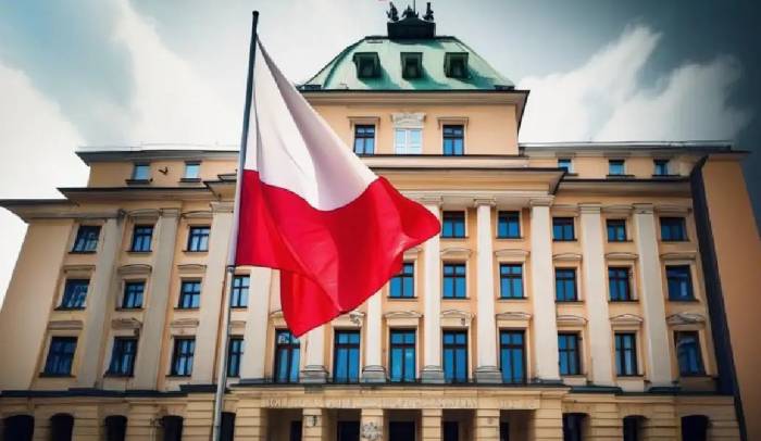 Poland developing mass evacuation plan for possible war