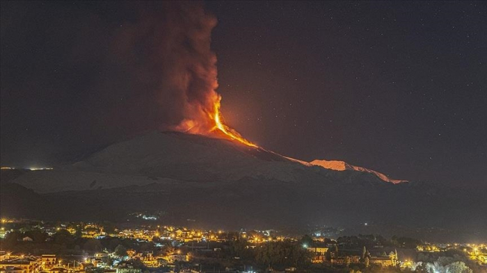 Mount Etna erupts again in Sicily -  VIDEO 