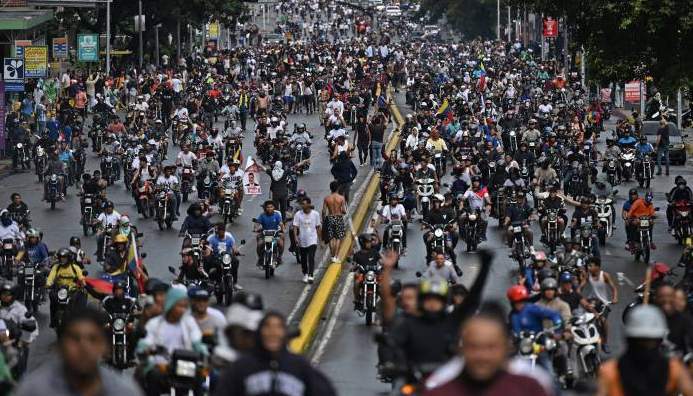Protests erupt in Venezuela after election result –  VIDEO 