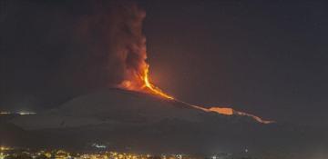 Mount Etna erupts again in Sicily -  VIDEO 