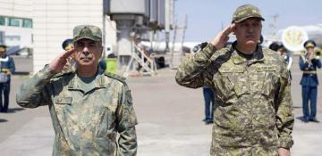Azerbaijan’s defense minister visits Kazakhstan to watch int’l drills