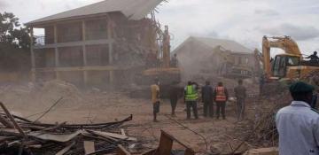 Nigeria school collapse leaves at least 22 children dead