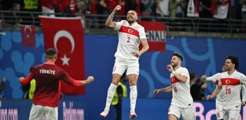 Türkiye into Euro 2024 quarterfinals after it beat Austria 2-1