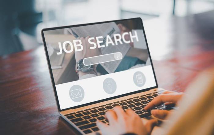 US job growth misses expectations; unemployment rate rises to 4.3% 