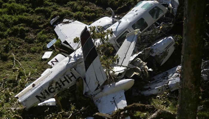 3 dead after small plane crashes in southeast Brazil 