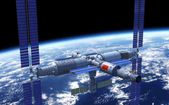 China sends 18 satellites into space 