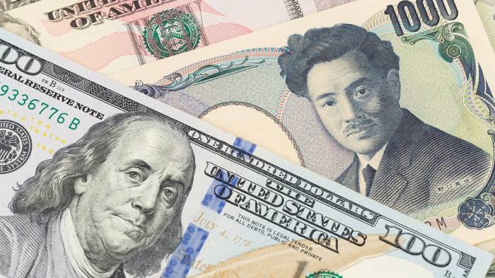 Dollar falls as Yen faces first weekly decline in six 
