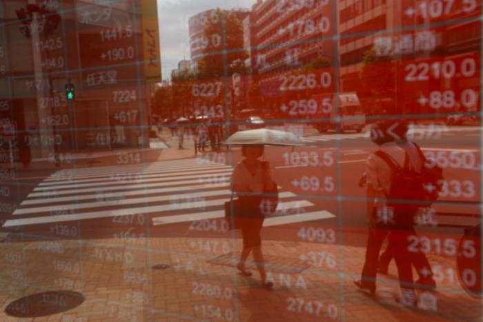 Asian stocks poised for weekly gain as recession fears dwindle 