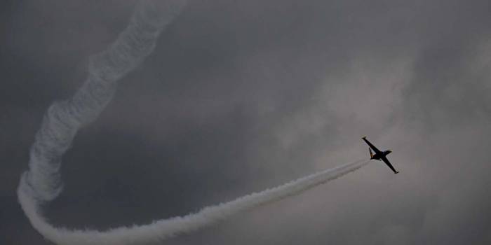 Aerobatic plane crashes into sea in southern France - VIDEO