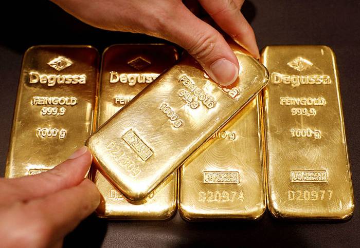 Gold surpasses $2,500 for the first time 