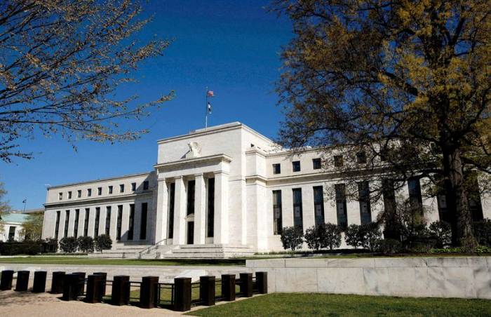 Stocks rise and oil prices fall as FED prepares to cut interest rates