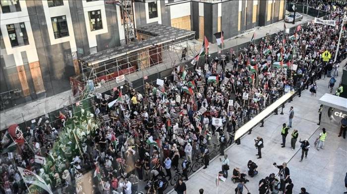 Protesters in Chicago call for an end to US support for Israel 
