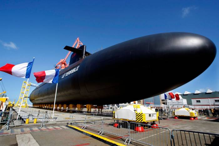 News about -  France's political games: Analyzing the Defferre law and the 1958 referendum 