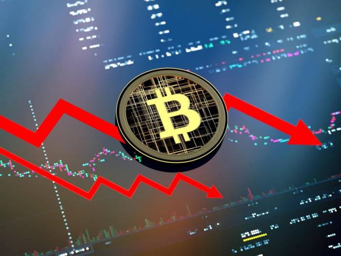 Bitcoin falls significantly during crypto market crash 