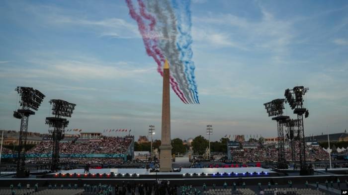 Paris Paralympics kick off in City of Light 