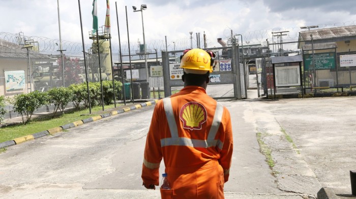 Shell eyes reduction in oil and gas exploration workforce 