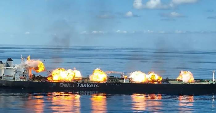 Greece warns of potential oil spill near Sounion tanker in Red Sea 