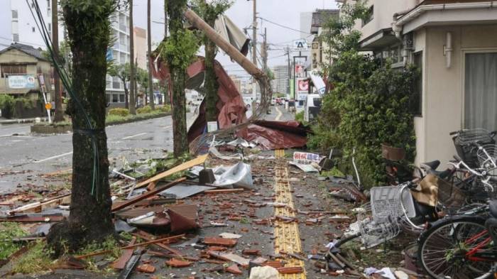 At least 6 dead as Typhoon Shanshan causes widespread Japan disruption