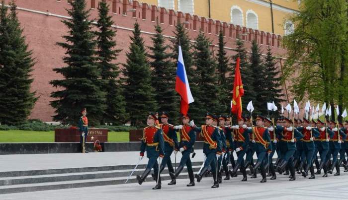  Russia proposes doubling military service term for migrants 