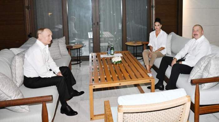 Azerbaijani president and first lady host dinner at their residence for Russian leader 