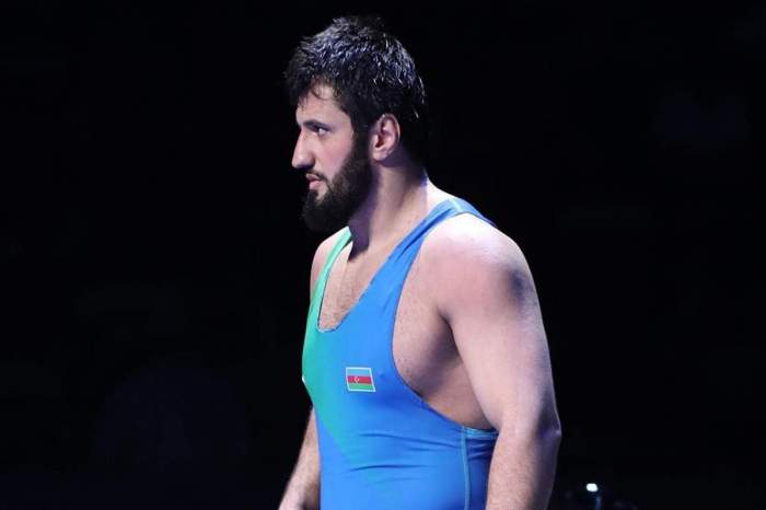 Paris-2024: Azerbaijani wrestler advances to 1/4 finals