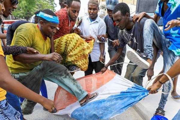  France and its colonies: Neocolonialism disguised as autonomy 