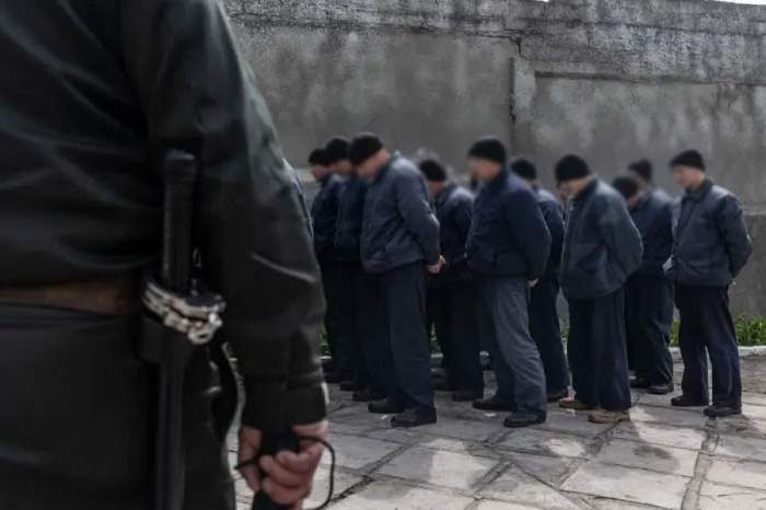 Massive prisoner swap between Russia and US underwat