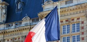 France urges its nationals to leave Iran immediately 