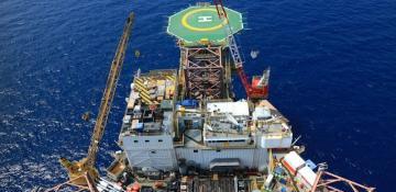 Energy paradox: The rise of oil rigs in the era of renewables