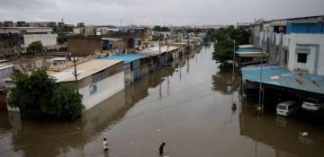At least 28 killed, thousands displaced as floods hit India 